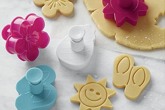 Kids will bake beach worthy cookies at this Williams Sonoma Workshop for kids ages 8-13. Kids will bake beach worthy cookies at this Williams Sonoma Workshop for kids ages 8-13.