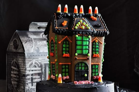 Kids will decorate their haunted house kit at this Junior Chef class at Williams-Sonoma in Lynnfield Massachusetts Kids will decorate their haunted house kit at this Junior Chef class at Williams-Sonoma in Lynnfield Massachusetts