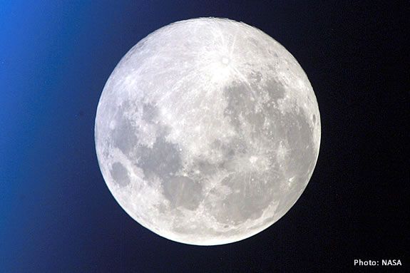 Come for a equinox full moon hike at Ward Reservation in Andover! Come for a equinox full moon hike at Ward Reservation in Andover!