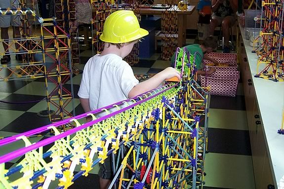 colossal racer knex