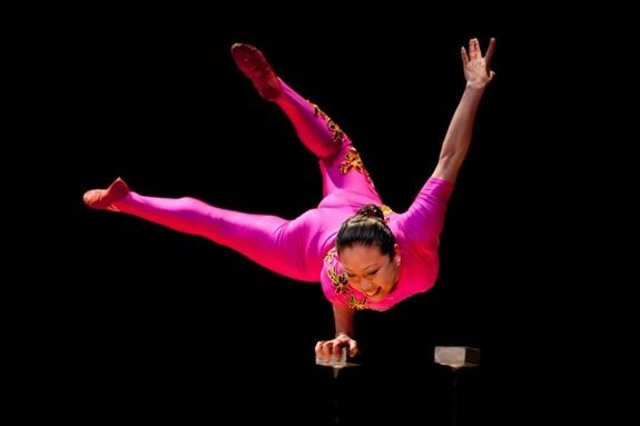 Hamilton Wenham Public Library hosts acrobat Li Liu for a performance during February Vacation