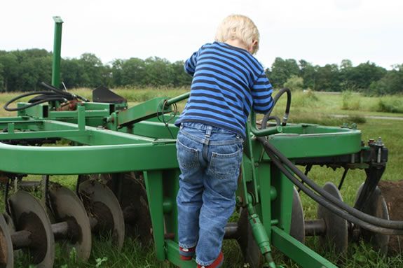 'Meet the Machines' at Appleton Farms will introduce kids to the machines uses around the farm.