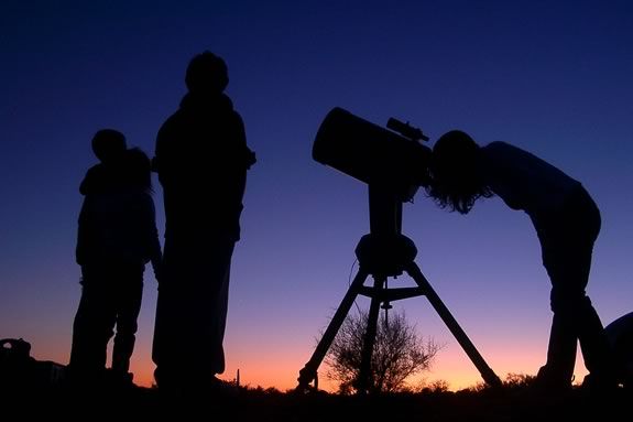 Teens are invited to the Newbury Town Library for a Star Party Hosted by the North Shore Amateur Astronomy Club! 