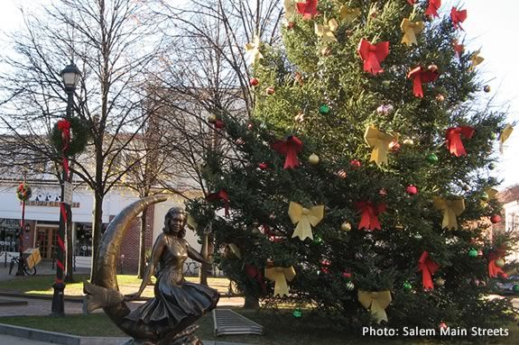 Come to the Holiday Tree Lighting in Salem to kick off the holiday season!