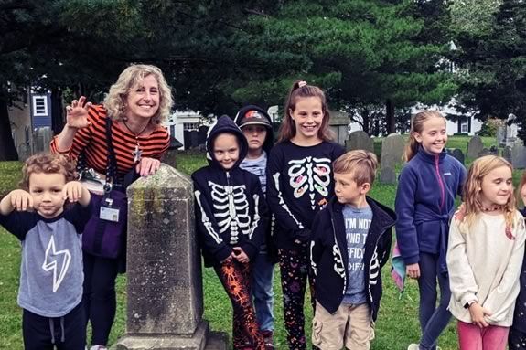 Kids will love this slightly spooky walking tour in Downtown Salem, Massachusetts!