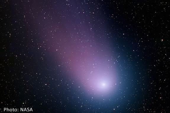 This image of Comet C/2001 Q4 (NEAT) was taken at Kitt Peak National Observatory